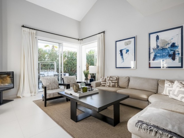 4 Bedrooms Villa in Nueva Andalucía