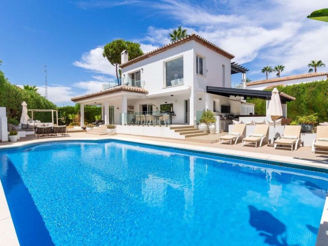 4 Bedrooms Villa in Nueva Andalucía