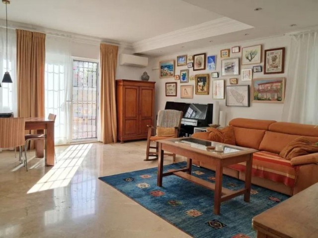 4 Bedrooms Townhouse in Estepona