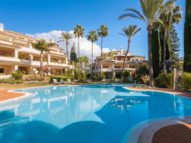 3 Bedrooms Apartment in Nueva Andalucía