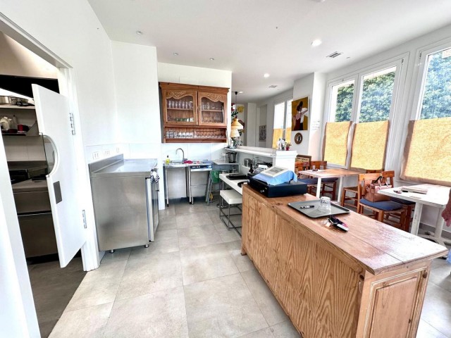 Liikekiinteistö Nueva Andalucía