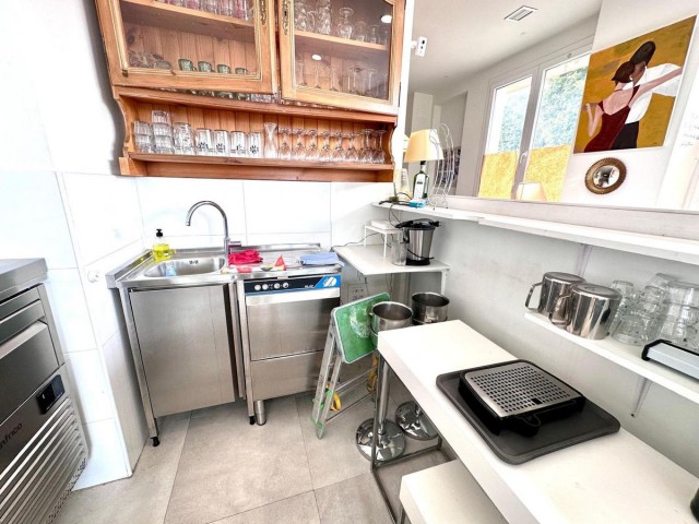 Liikekiinteistö Nueva Andalucía