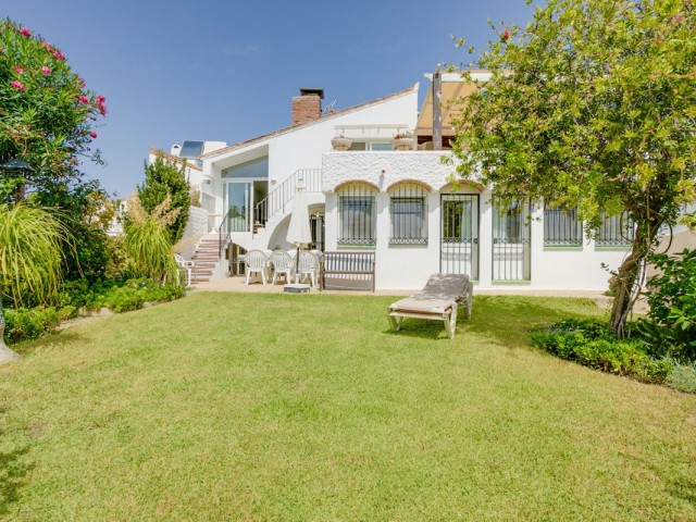 3 Soveroms Villa i Estepona