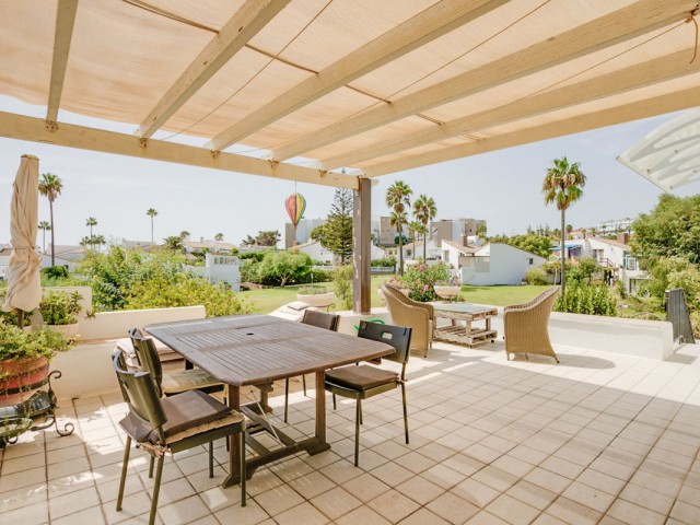 3 Soveroms Villa i Estepona