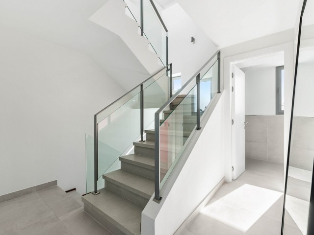 3 Makuuhuoneen Huvila Guadalmina Alta