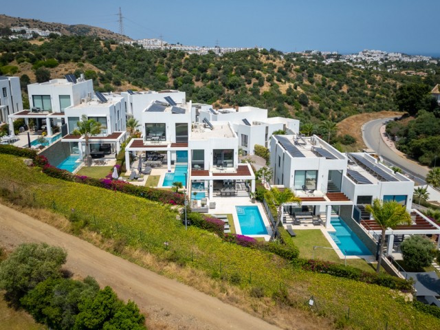 Villa con 5 Dormitorios  en Cabopino