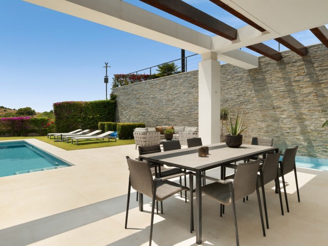 Villa avec 5 Chambres  à Cabopino