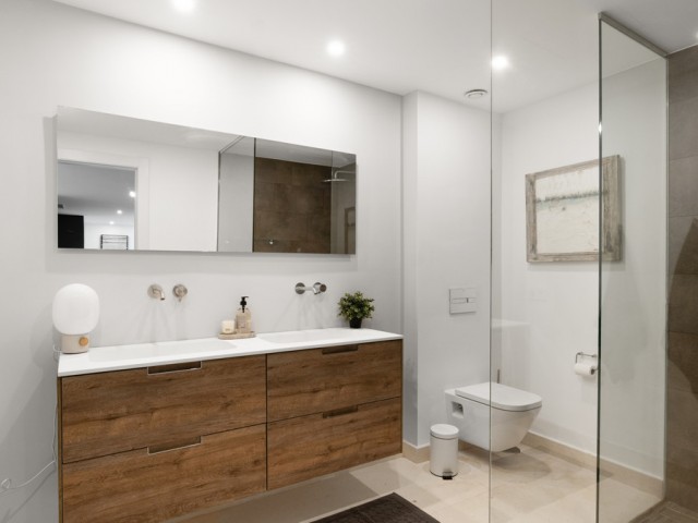 Villa avec 5 Chambres  à Cabopino