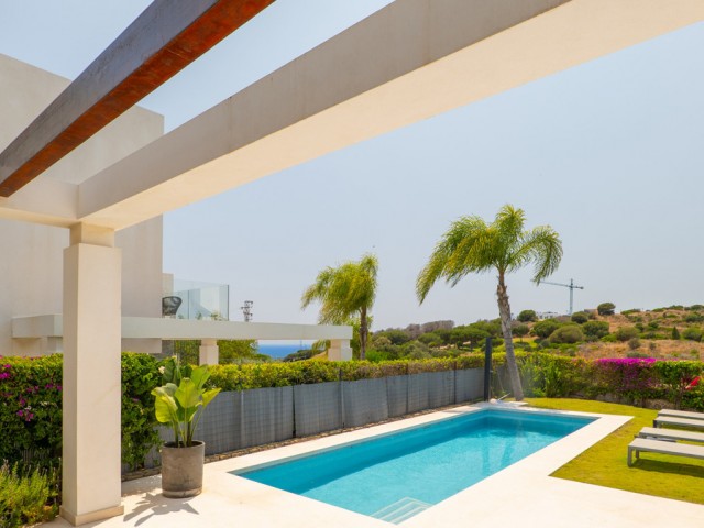 Villa avec 5 Chambres  à Cabopino