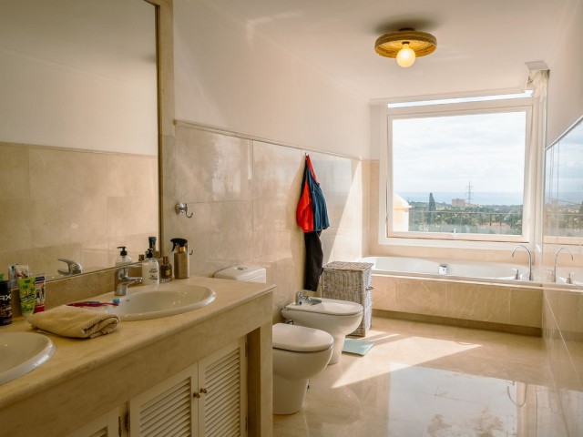 3 Makuuhuoneen Huvila Elviria