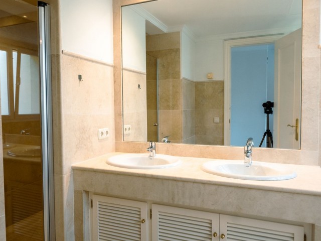 3 Makuuhuoneen Huvila Elviria