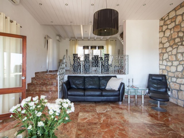 7 Soveroms Villa i Mijas Costa