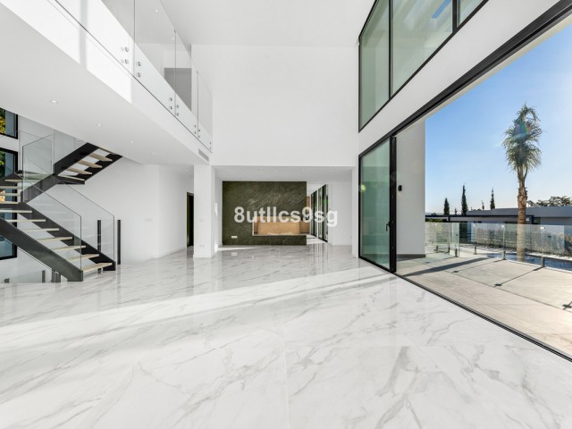 6 Bedrooms Villa in Benahavís