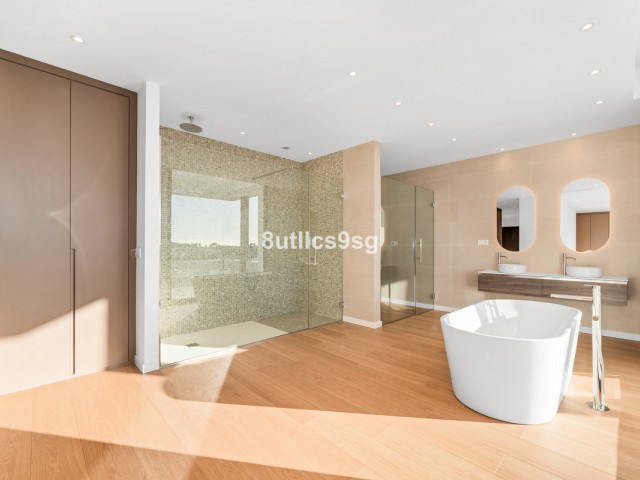 6 Bedrooms Villa in Benahavís