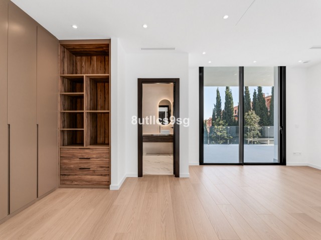 6 Bedrooms Villa in Benahavís