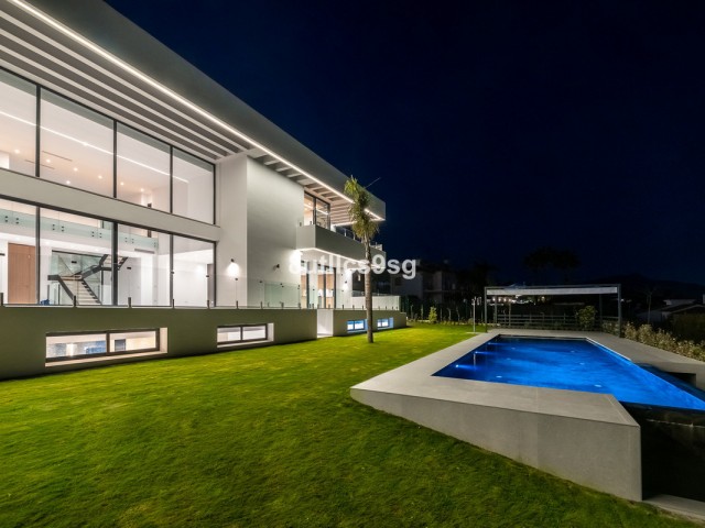 6 Bedrooms Villa in Benahavís