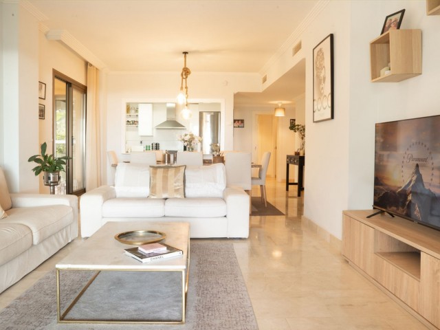 3 Bedrooms Apartment in Benahavís