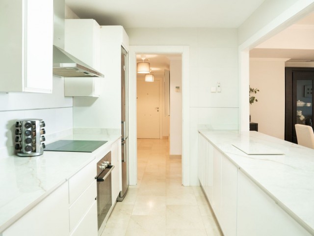 3 Bedrooms Apartment in Benahavís