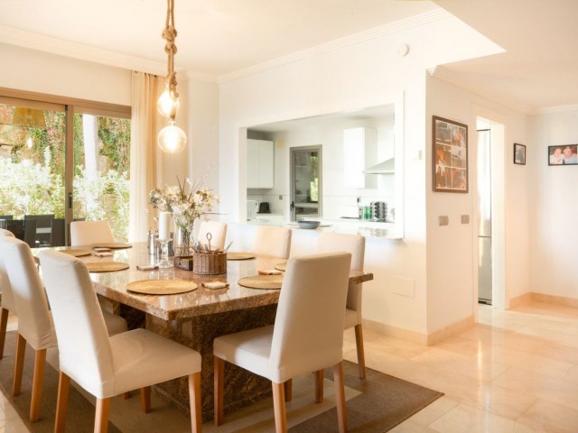 3 Bedrooms Apartment in Benahavís