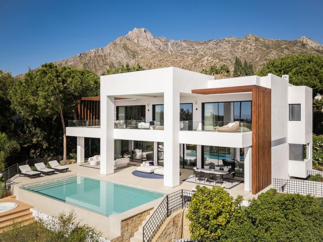 Villa con 5 Dormitorios  en Sierra Blanca