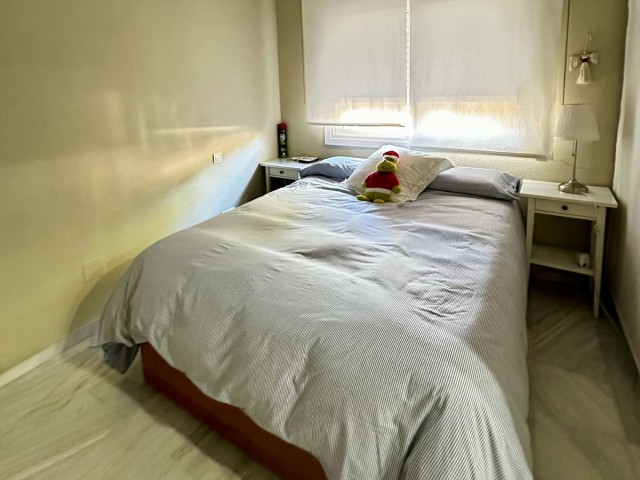 Maison mitoyenne avec 4 Chambres  à Estepona