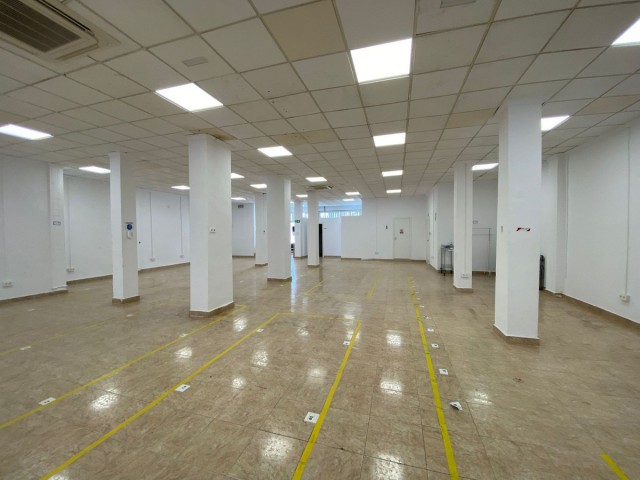 Liikekiinteistö, Málaga