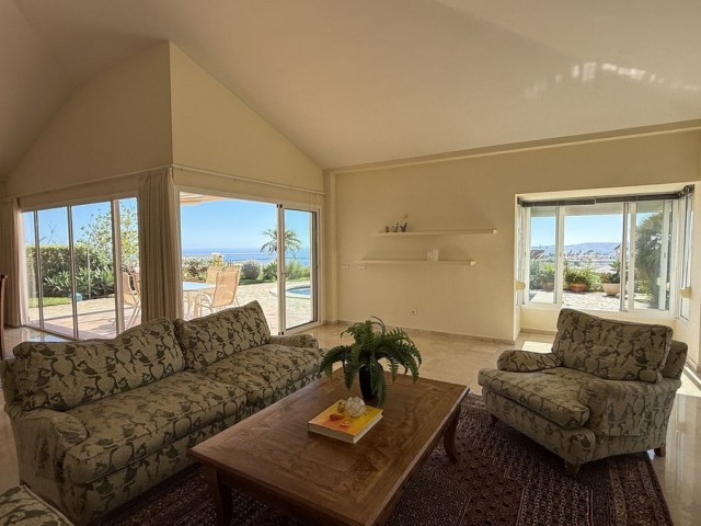 4 Sovrums Villa i Higueron