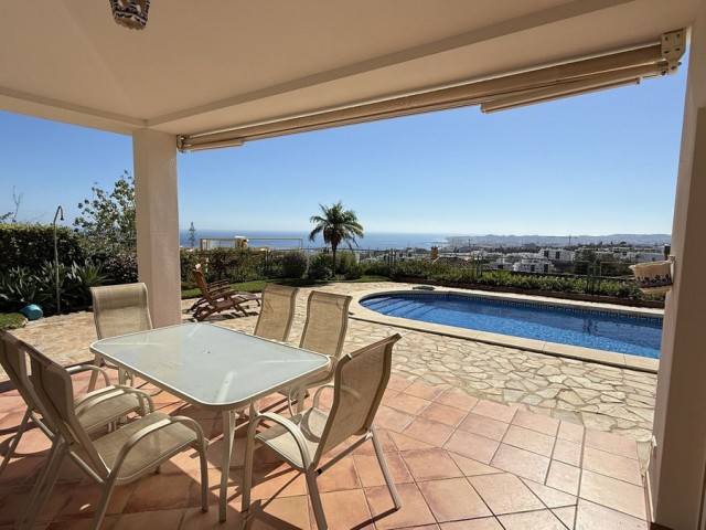 4 Sovrums Villa i Higueron