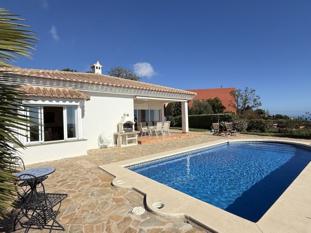 4 Sovrums Villa i Higueron