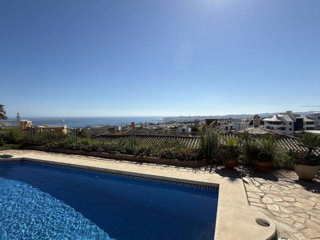 4 Sovrums Villa i Higueron