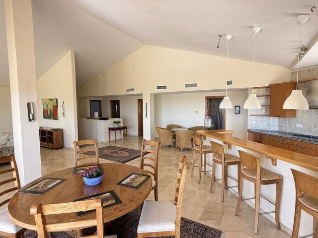 4 Sovrums Villa i Higueron