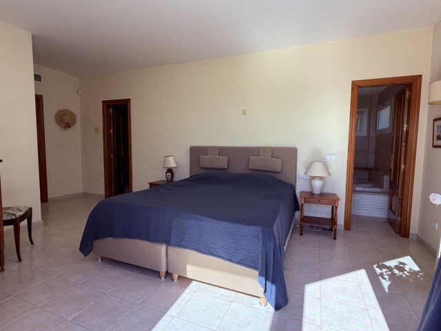 4 Sovrums Villa i Higueron