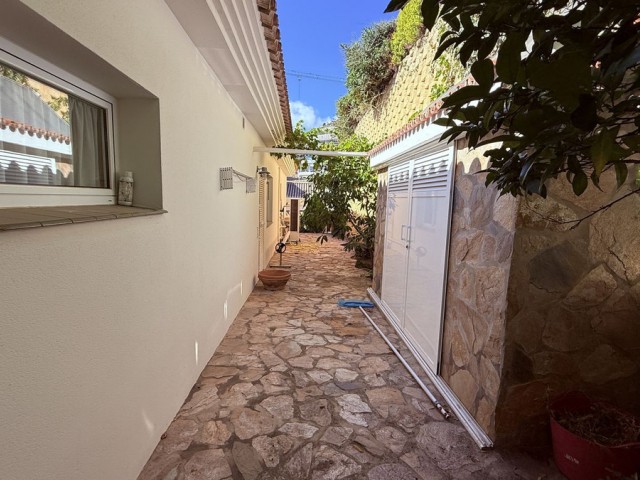 4 Sovrums Villa i Higueron