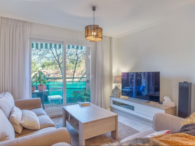 Apartamento con 3 Dormitorios  en Marbella