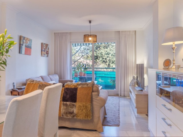 Apartamento con 3 Dormitorios  en Marbella