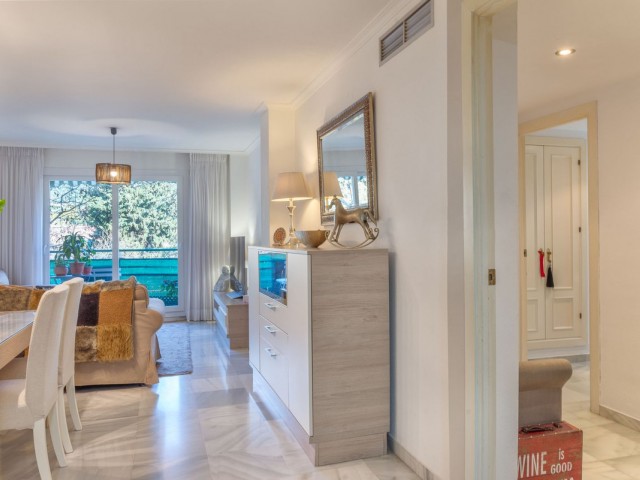 Apartamento con 3 Dormitorios  en Marbella