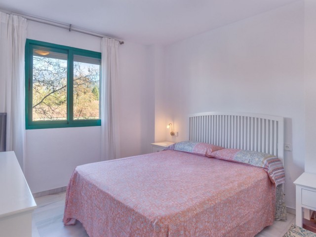 Apartamento con 3 Dormitorios  en Marbella