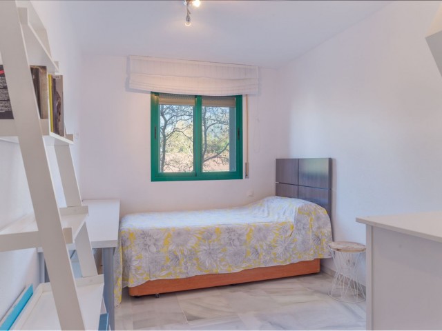 Apartamento con 3 Dormitorios  en Marbella