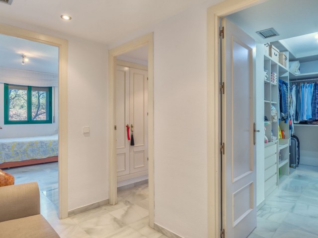 Apartamento con 3 Dormitorios  en Marbella