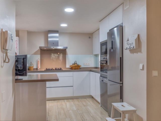 Apartamento con 3 Dormitorios  en Marbella