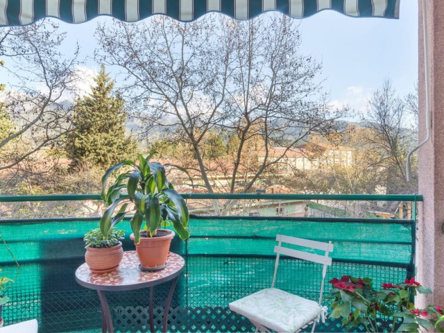 Apartamento con 3 Dormitorios  en Marbella