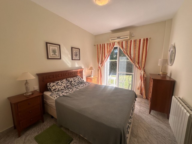 Adosado con 4 Dormitorios  en Aloha