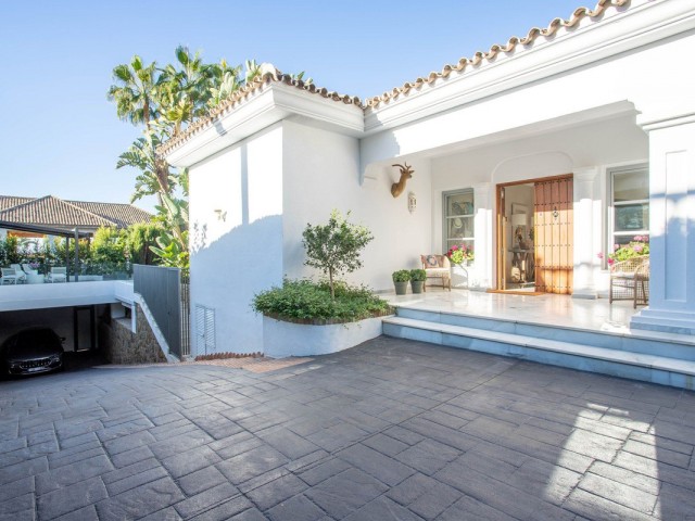 Villa con 4 Dormitorios  en Sierra Blanca