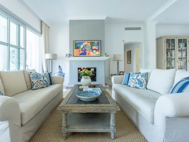 Villa con 4 Dormitorios  en Sierra Blanca