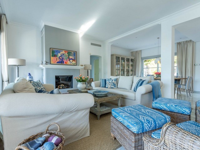 Villa con 4 Dormitorios  en Sierra Blanca