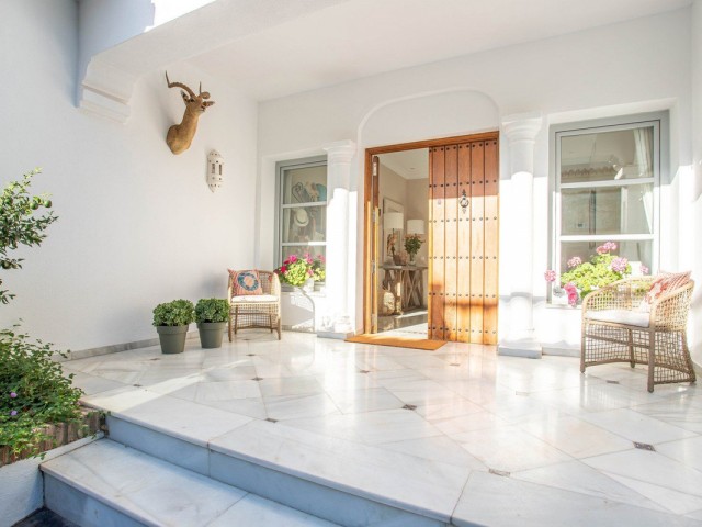 Villa con 4 Dormitorios  en Sierra Blanca