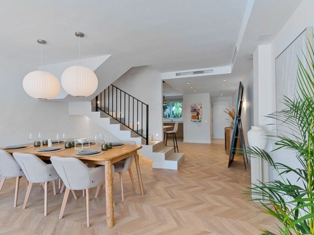 Adosado con 4 Dormitorios  en Nagüeles