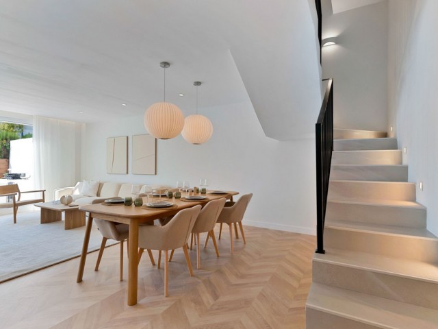 Adosado con 4 Dormitorios  en Nagüeles