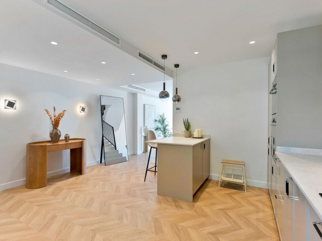 Adosado con 4 Dormitorios  en Nagüeles