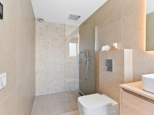 Adosado con 4 Dormitorios  en Nagüeles